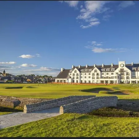 A Glimpse Of The Championship Apartment Carnoustie Exterior photo